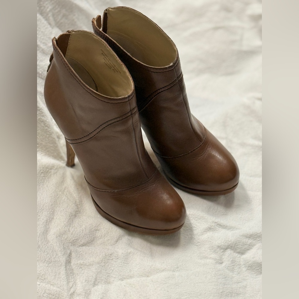 Colin Stuart Brown Ankle Boots 6.5